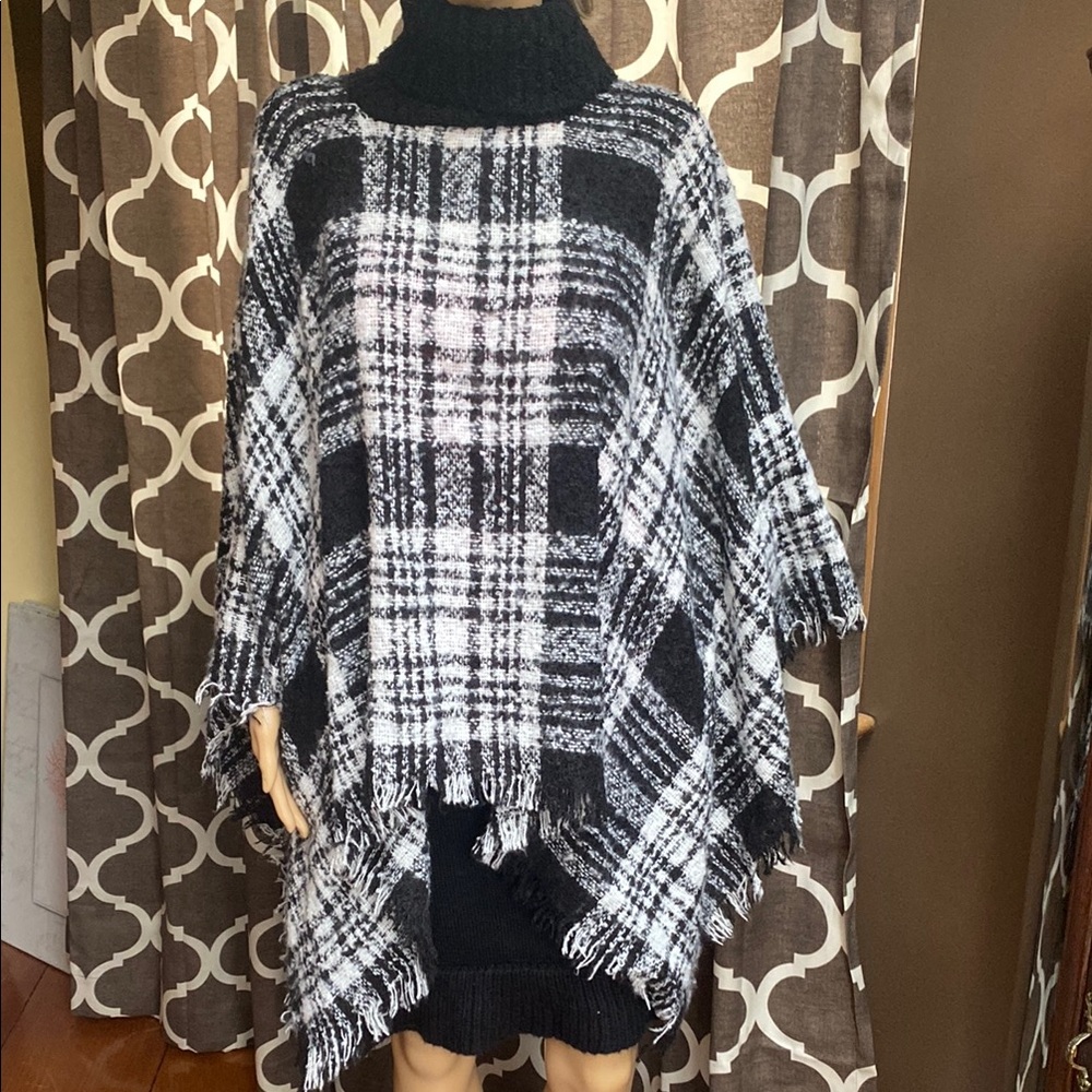 Plaid Black and White Women's Sweater